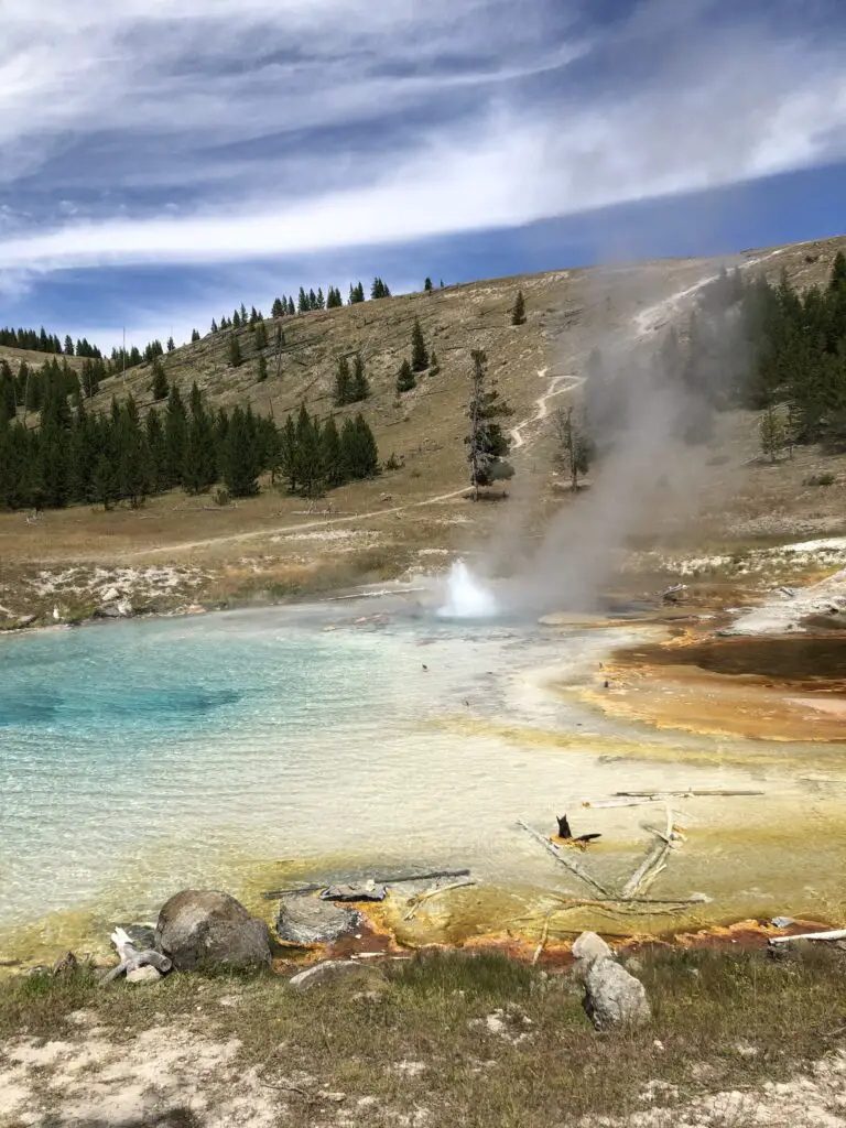 hidden geysers yellowstone